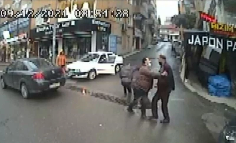 Otobüs sürücüsüne tepki gösterince beklemediği bir yanıt aldı

