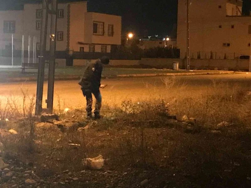 Elektrik direğine tırmanan genç akıma kapılıp öldü
