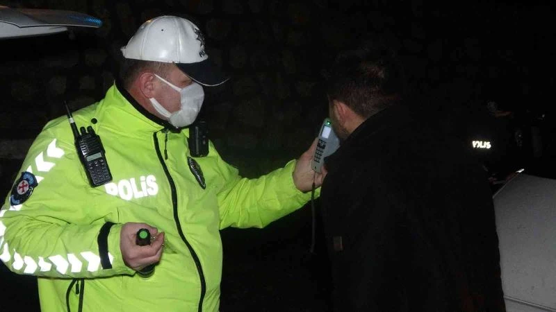 Uşak’ta alkol denetiminde 11 sürücünün ehliyetine el konuldu
