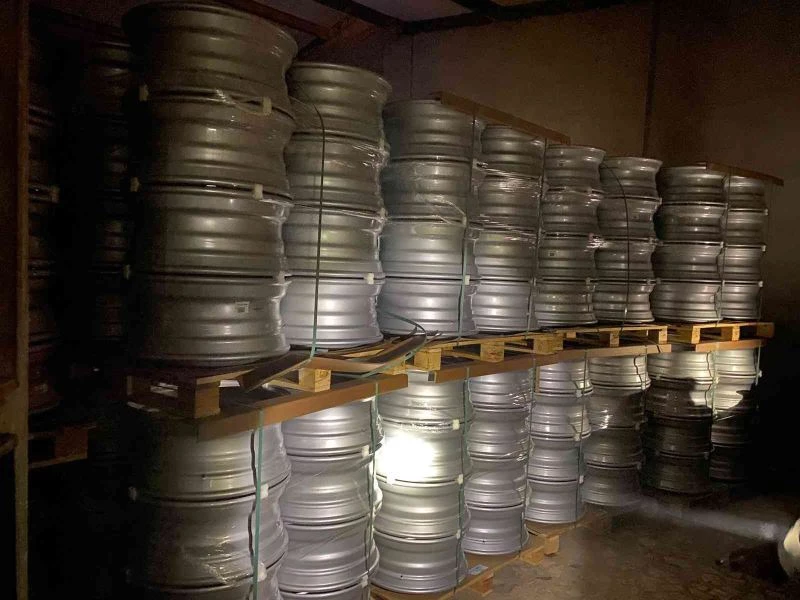 Alıcısına teslim etmediği 650 bin liralık jantları satmak isterken yakalandı
