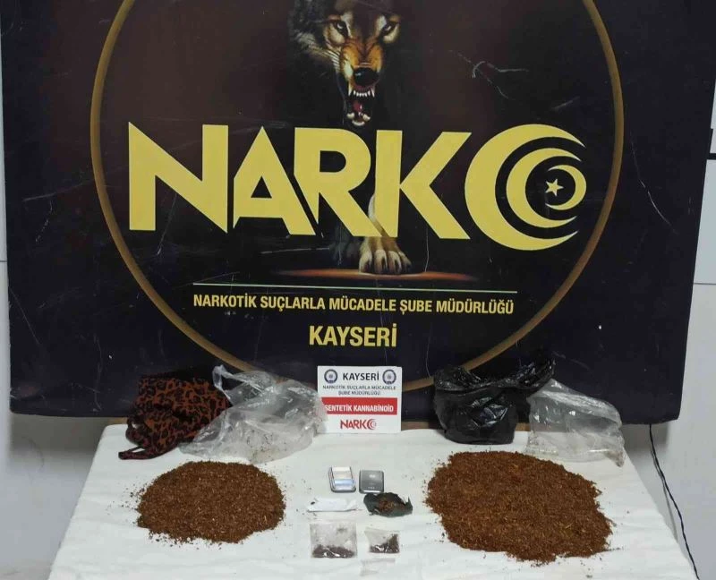 Ailecek uyuşturucu ticareti yapanlar, ailecek yakalandı 