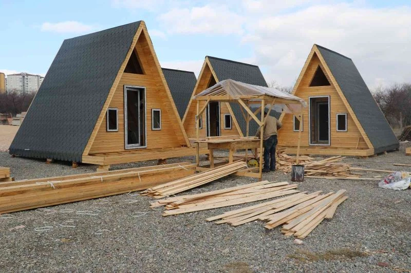 Doğu ve Güneydoğu Anadolu Bölgesinin tek bungalov fabrikasını kurdu, şimdi taleplere yetişemiyor

