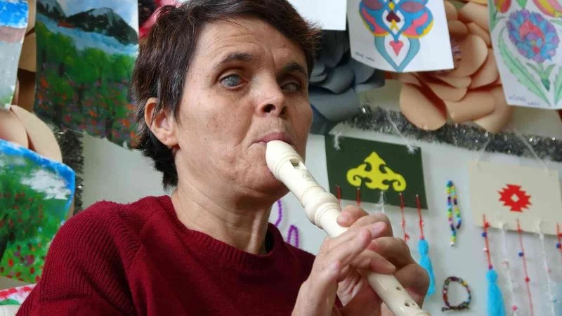 Gönül gözüyle çaldığı flütle yüreklere dokunuyor
