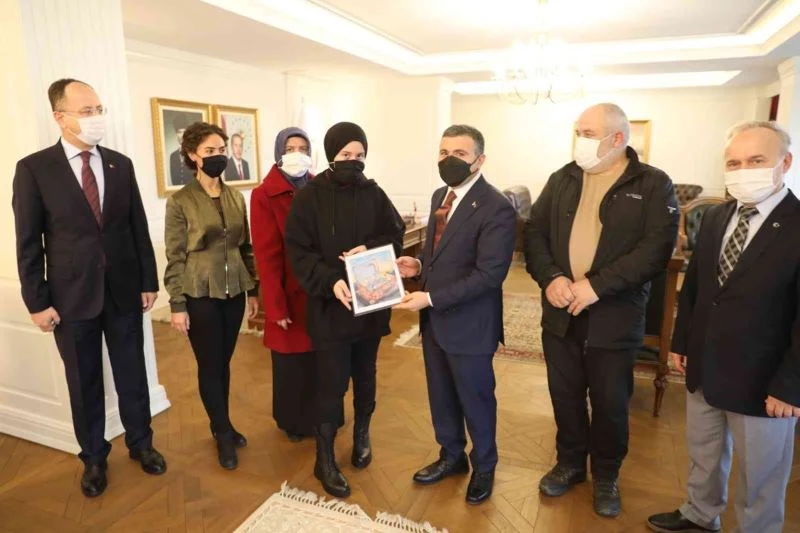 Çizdiği resim Türkiye ikincisi seçildi
