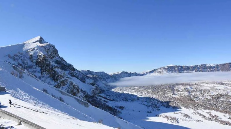 Bitlis’in 4 mevsim tanıtımı için 2 bin 250 rakım yüksekliğe çıktılar
