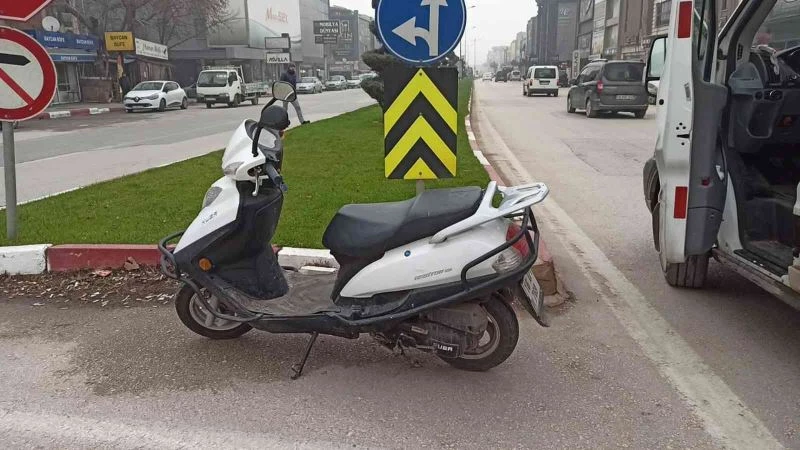 Motosikletin metrelerce sürüklendiği kaza kamerada

