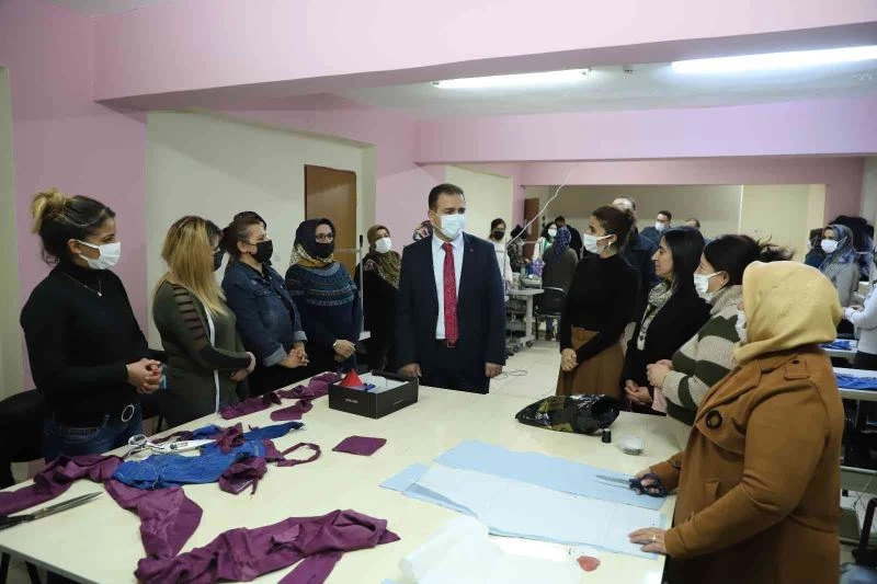 Vali Akbıyık, kadın kooperatifini ziyaret etti
