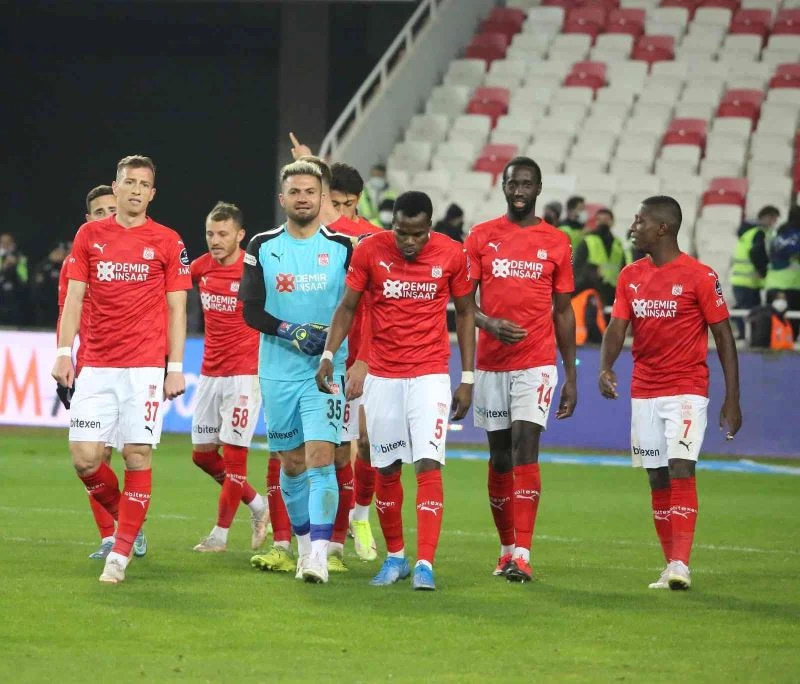 Sivasspor kalesini gole kapattı
