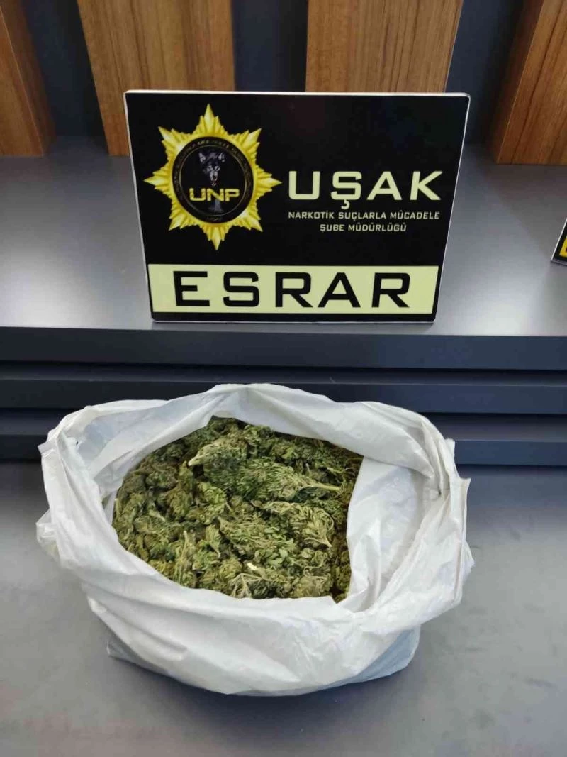 755 gram esrarla yakalanan 2 şüpheli serbest bırakıldı

