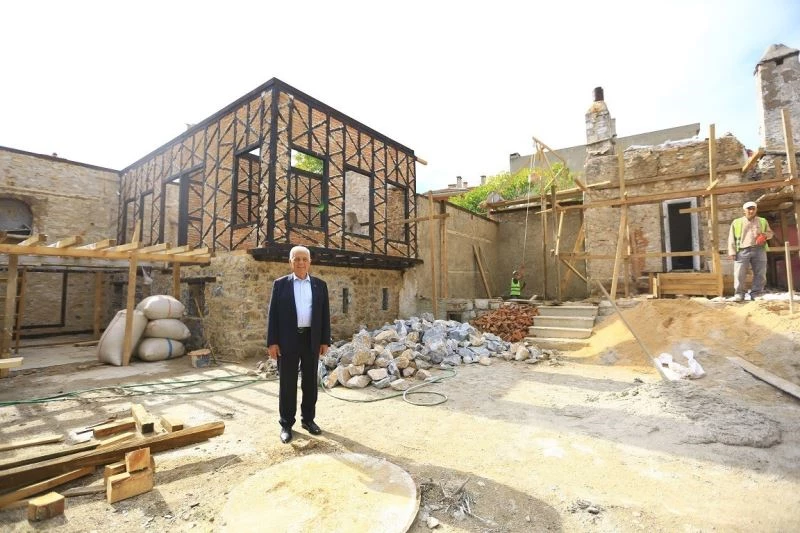 Tarihi konağın ısı dağıtım kanaları ortaya çıkarıldı
