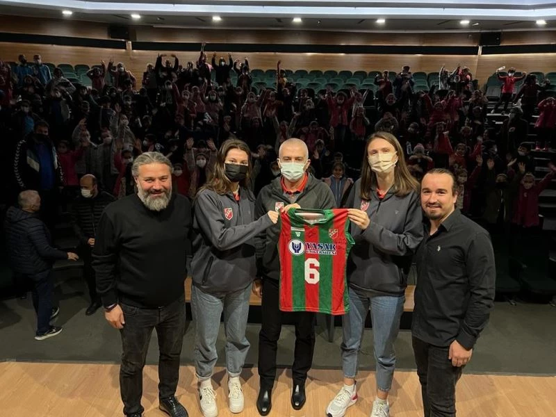 Turgutlu’da voleybol paneline büyük ilgi
