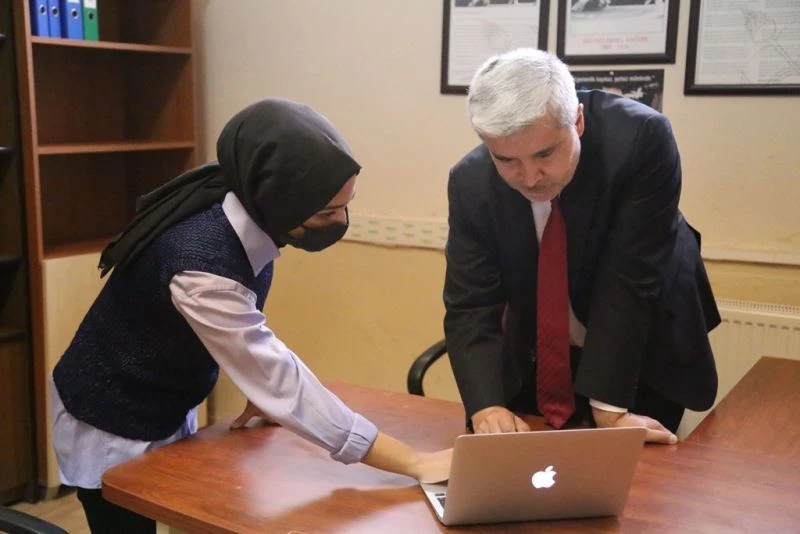 Rektör Şahin: “Tüm imkanlarımızla öğrencilerin emrine amadeyiz”
