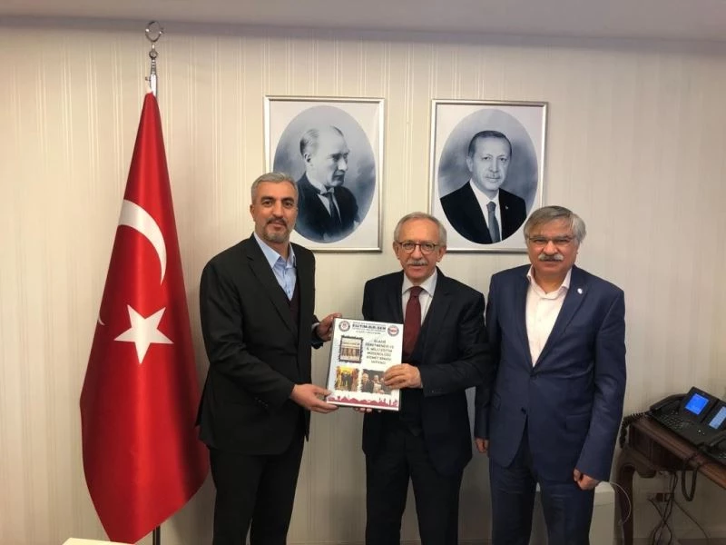 Eğitim Bir-Sen, Elazığ’a yapılması istenen öğretmenevi için toplanan imzaları MEB’e sundu
