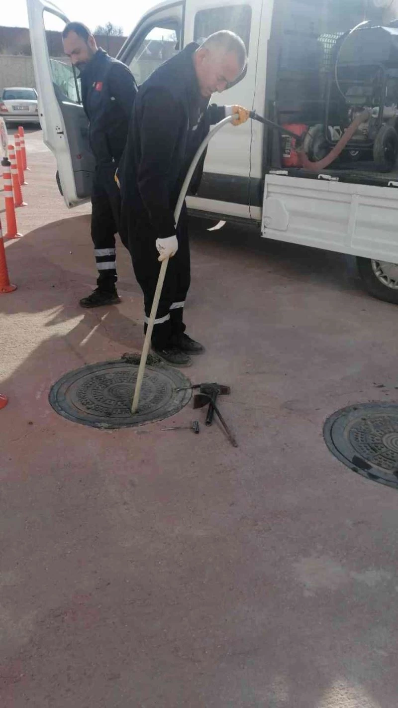 Yahşihan’da zararlı haşerelerle mücadele sürüyor
