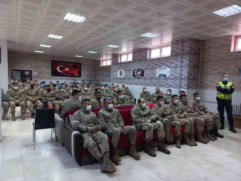Tunceli’de JÖH’lere güvenlik trafik ve trafik akışının sağlanması eğitimi
