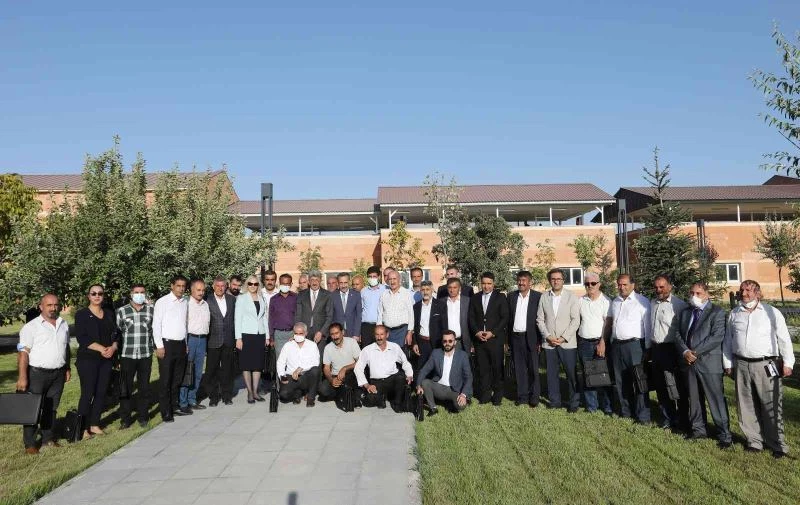 Van’da muhtarların 2 bin 940 dilekçesi çözüme kavuşturuldu
