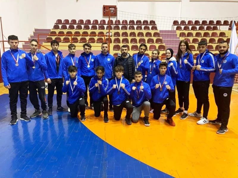 Büyükşehir’in sporcuları liderlik kürsüsünde
