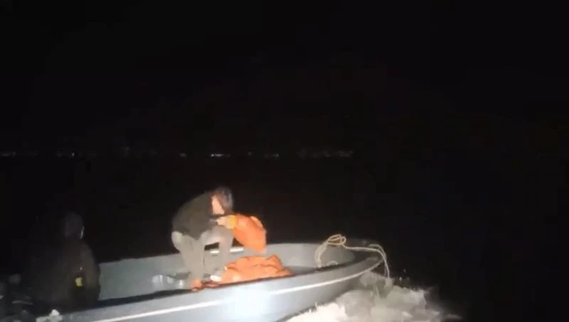 Denizin ortasında polis ile avcıların kovalamacası böyle kaydedildi
