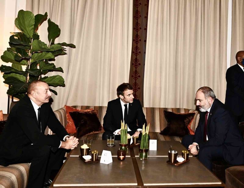 Aliyev, Brüksel’de Macron ve Paşinyan ile görüştü

