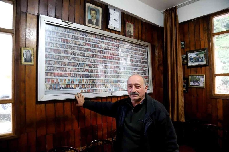 Ölen mahalle sakinleri kahvehanedeki panoda yerini alıyor
