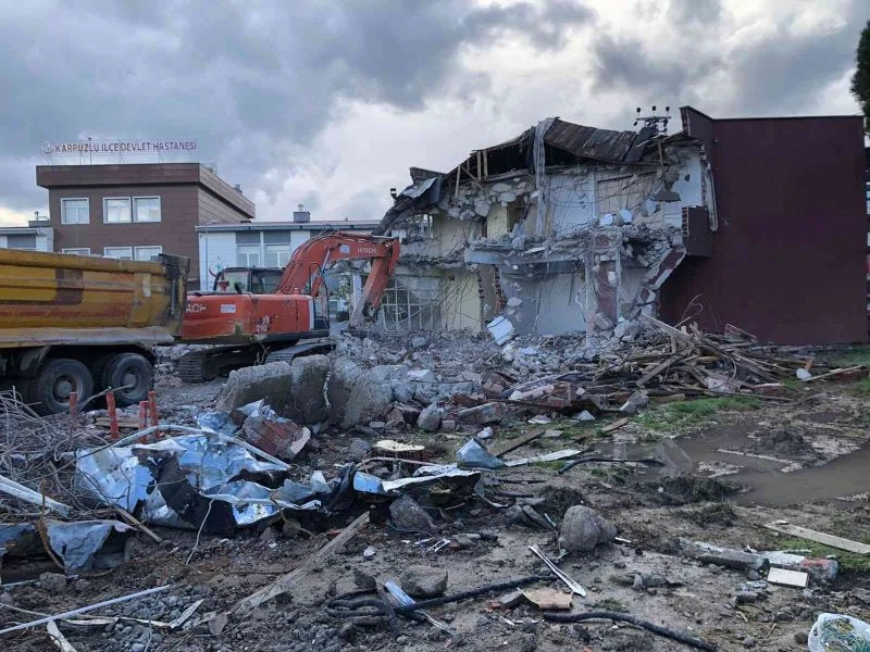 Karpuzlu’da hükümet konağı yıkıldı
