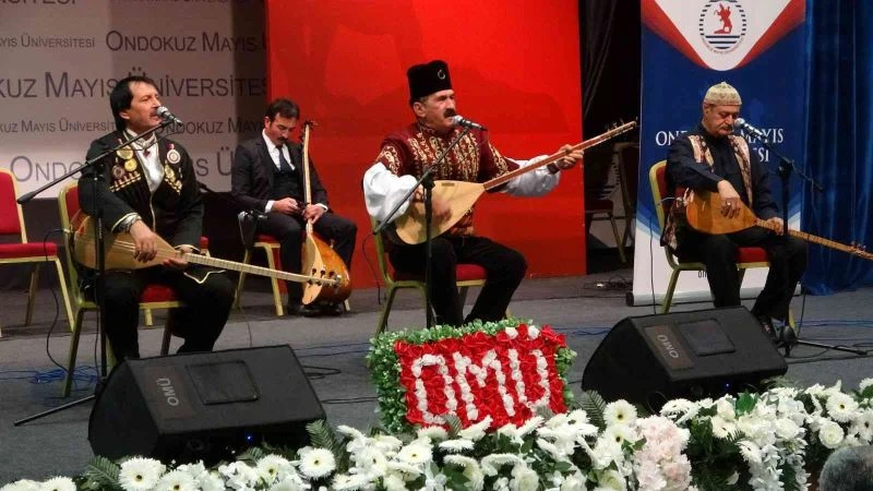 Türk dünyası ozanları Samsun’da atıştı
