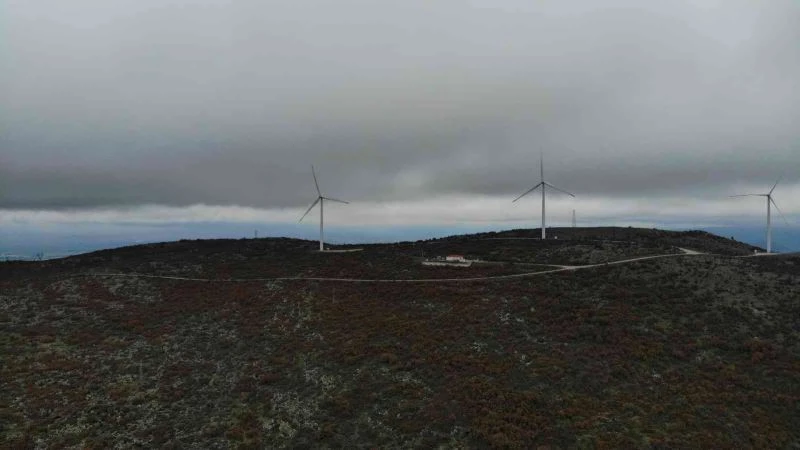 Siste kaybolan rüzgar türbinleri drone ile görüntülendi
