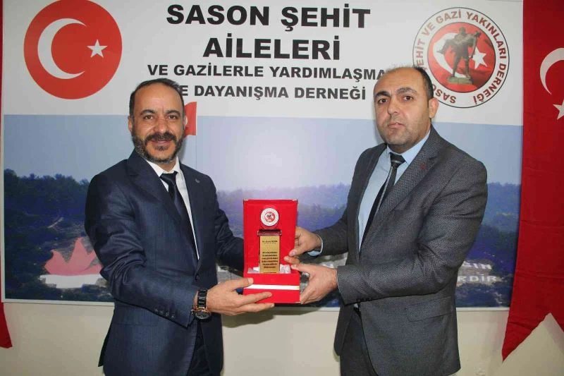 Şehit ailelerinden İHA ve TGRT Haber’e yılın en başarılı haberciliği ödülü verildi
