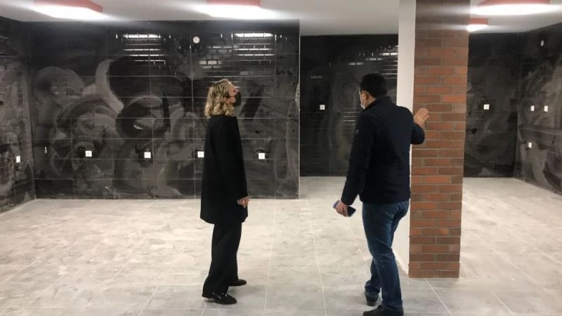 Prof. Dr. Çakar, okuldaki tadilat çalışmalarını inceledi
