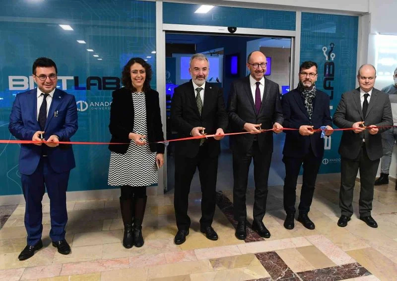 Öğrenciler finans dünyasını BİSTLAB ile öğrenecek
