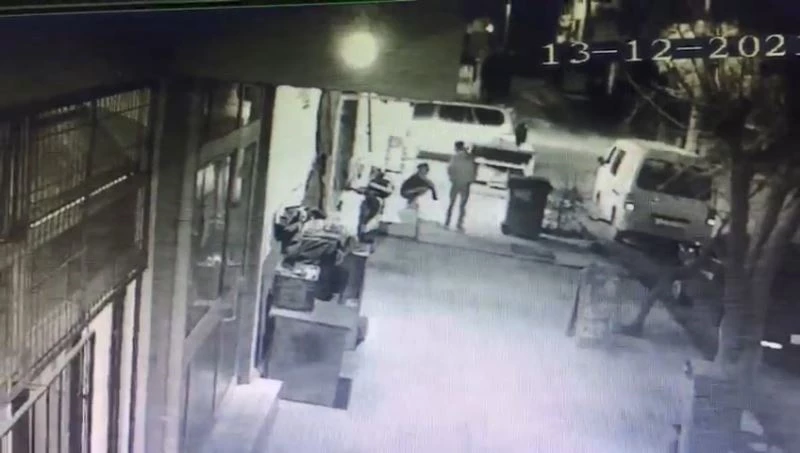 Kızgın fırından pişen tavuğu çaldılar
