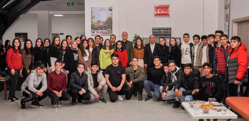 Kaymakam Köse, gidilmedik yer, sıkılmadık el bırakmıyor
