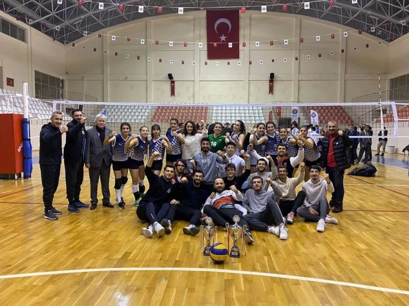 Voleybol takımlarının büyük başarısı
