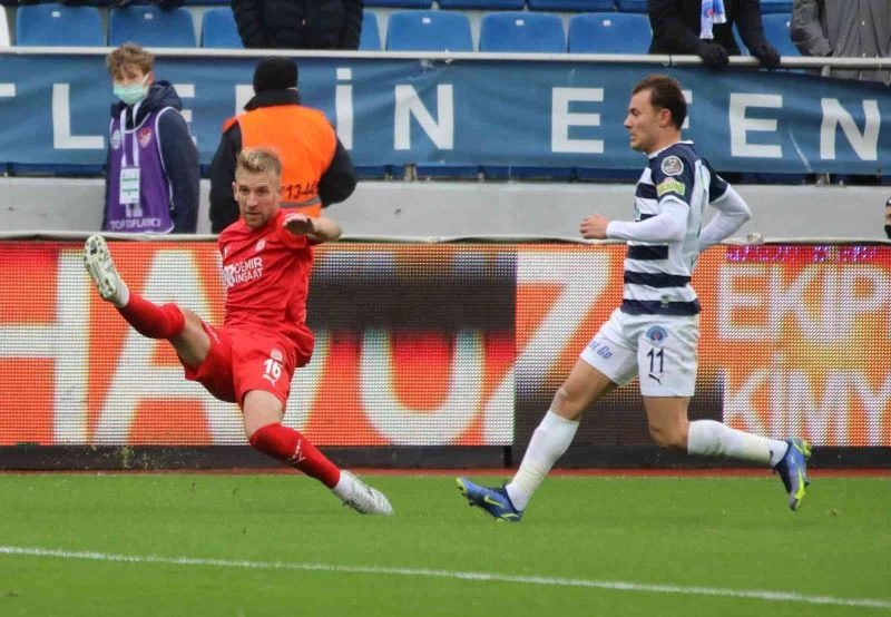 Sivasspor’da Pedro Henrique cezalı duruma düştü
