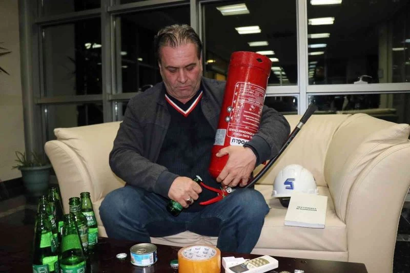 400 çeşit materyalle soda açtı, sosyal medyada fenomen oldu
