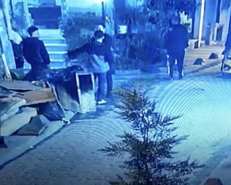 (Özel) İstanbul’da dehşet anları: Otomobille geçerken kurşun yağdırdılar
