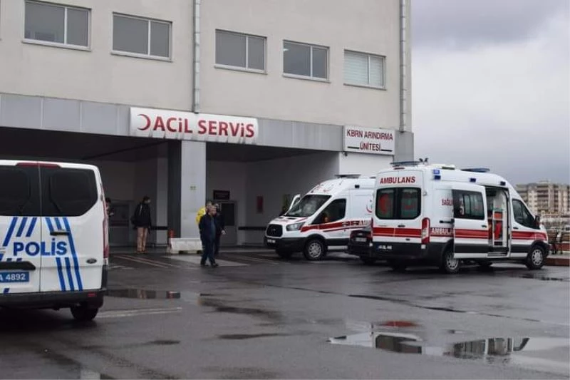 Güvercin beslerken sırtından bıçaklandı
