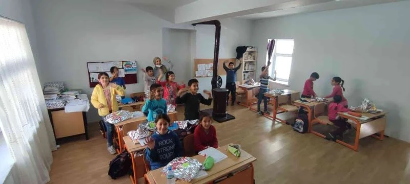 Köyceğizli öğrencilere, İstanbullu kardeşlerinden hediye sürprizi