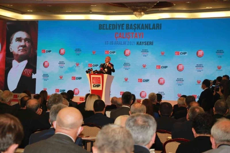 Aras, CHP çalıştayına katıldı
