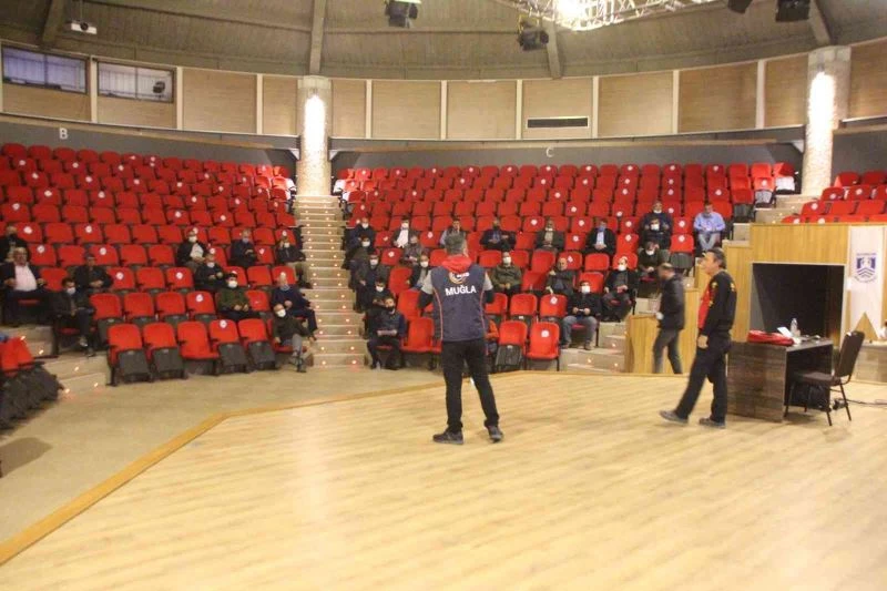 Bodrumlu muhtarlara afet bilinci eğitimi verildi
