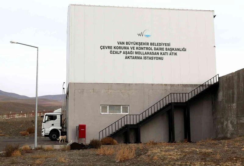 Van’da aktarma istasyonlarında günde 210 ton çöp toplanıyor
