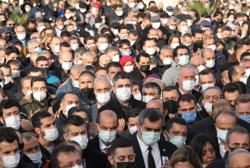 Başkan Yüksel, İmranlı Belediye Başkanı Murat Açıl’ın cenaze törenine katıldı
