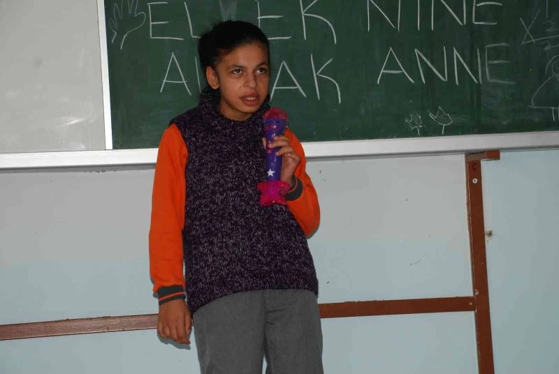 Engelli öğrenci Melike, ezber yeteneği ile fark atıyor
