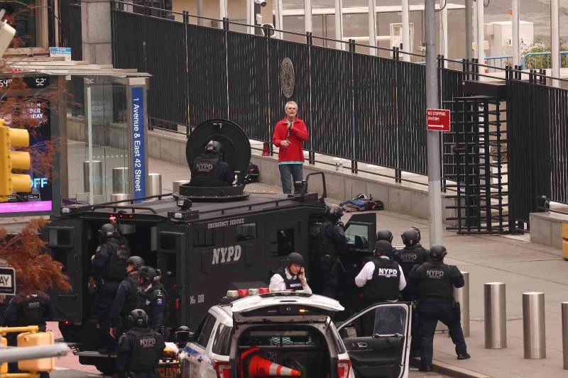 BM Genel Merkezi binası dışındaki silahlı şahıs gözaltına alındı
