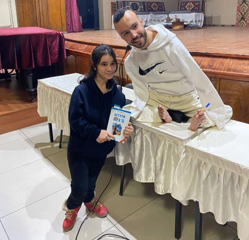 Bedensel engelli milli yüzücü başarısının sırlarını anlattı
