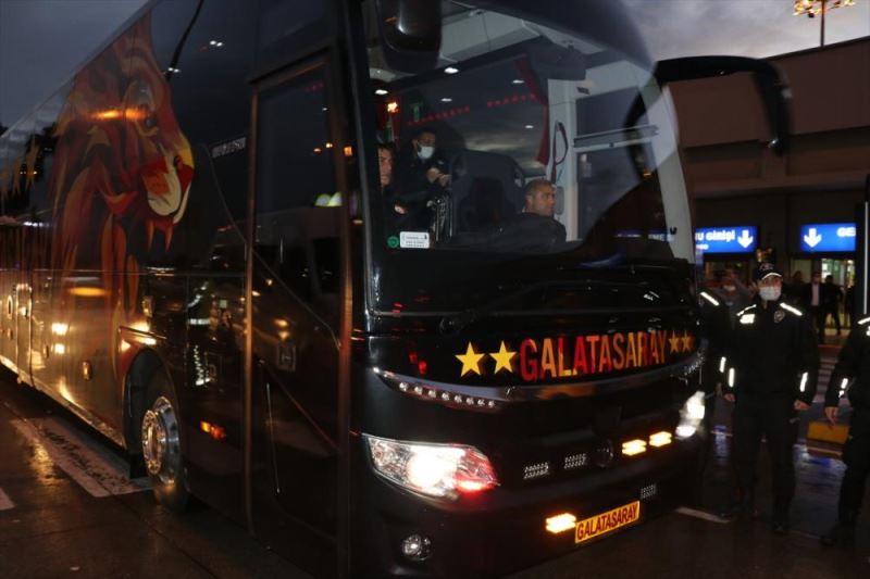 Galatasaray kafilesi, Adana