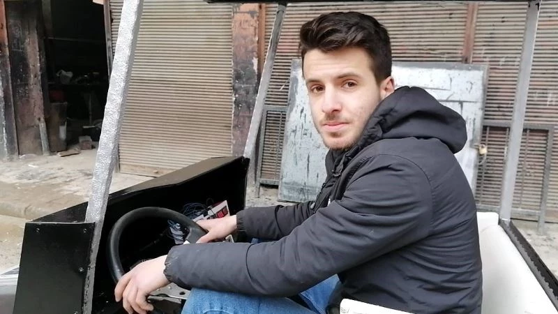 Üniversite öğrencileri hurda parçalardan güneş enerjisi ile çalışan araç üretti
