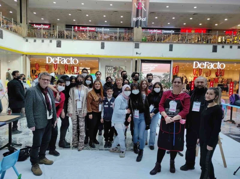 Ada Ülkesi Sanatçıları yılın son etkinliğini Isparta’da yaptı
