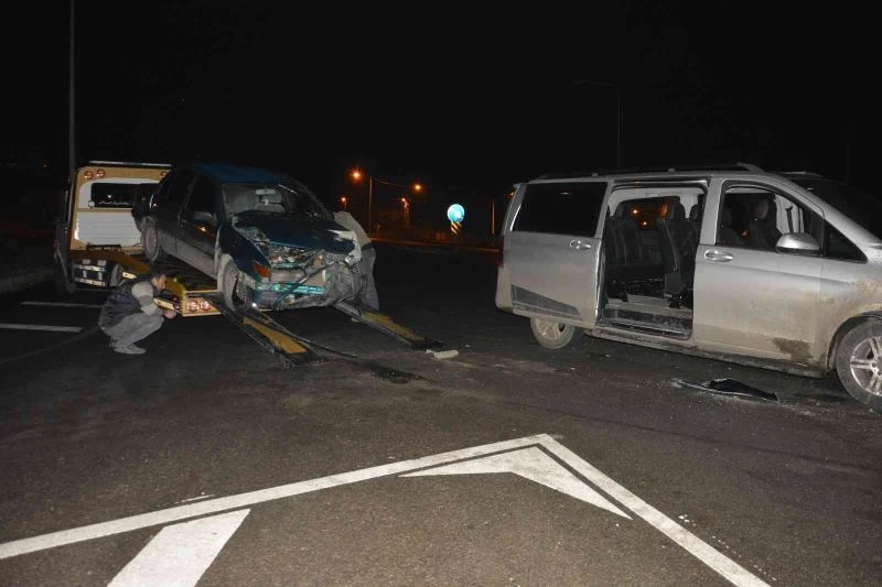 Kafa kafaya çarpıştılar: 1 yaralı
