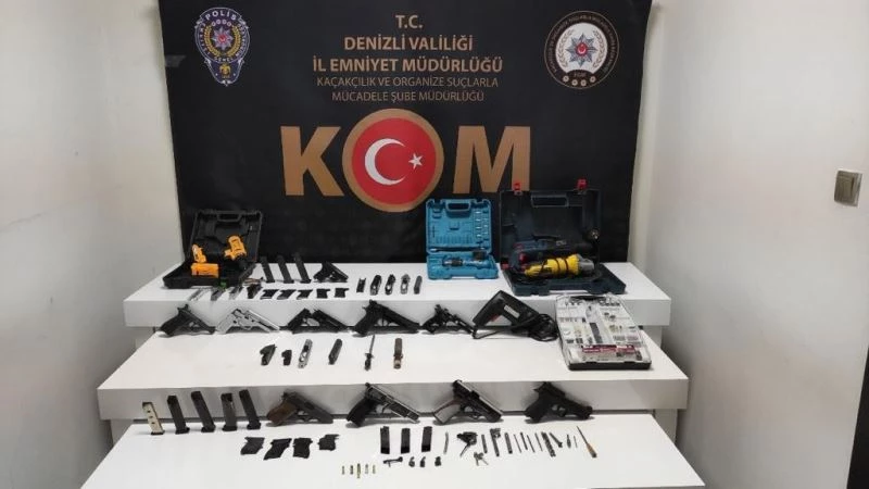 Silah kaçakçıları yapılan operasyonla yakalandı
